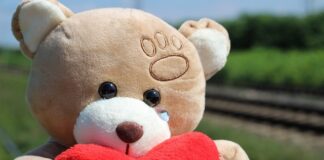 Przy jakim ciśnieniu zapala się kontrolka oleju?