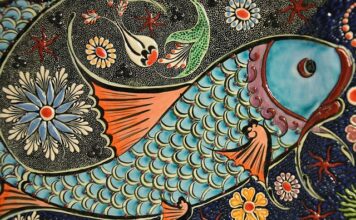 Czy można kłaść płytki na mokra powierzchnię?