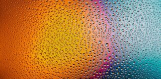 Czy można myć samochód z włączonym silnikiem?